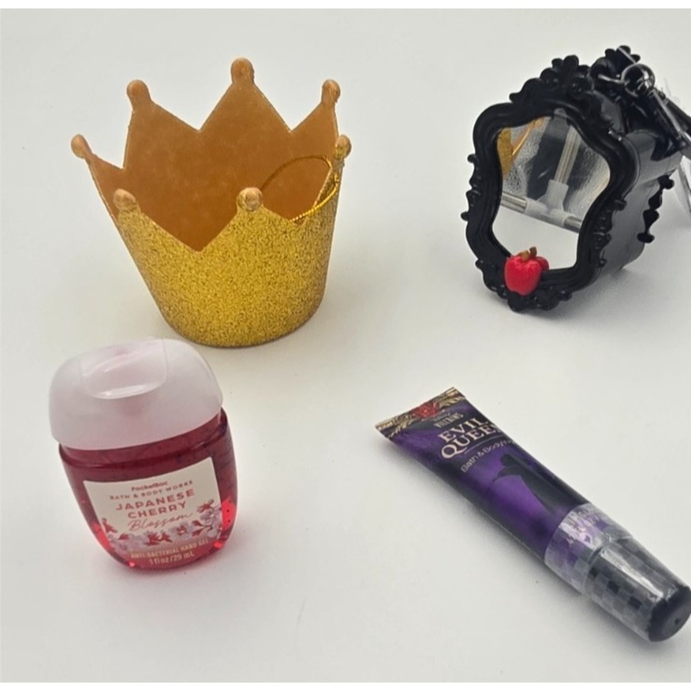 Bath & Body Works Disney Evil‎ Queen Pocketbac LIGHTS UP & lip gloss SEALED NWT